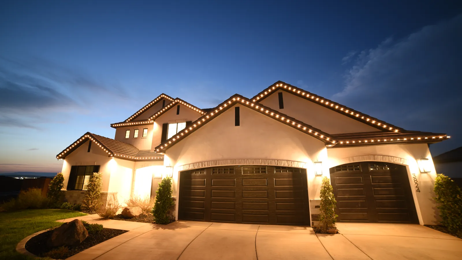 The same roofline set to everyday warm white